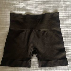 SET ACTIVE SCULPT FLEX BIKE SHORTS☕️